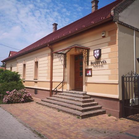 Eszter-ház vendégház Kerekegyháza Exterior foto