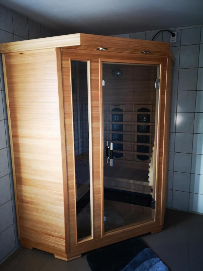 Eszter-ház vendégház Kerekegyháza Exterior foto